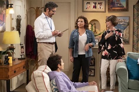 ONE DAY AT A TIME Season 4 Trailer, Images and Poster | The Entertainment Factor