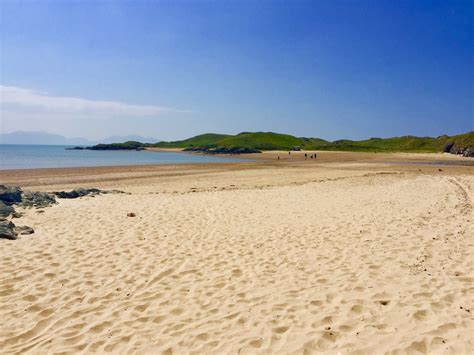 What are the best 10 beaches on Anglesey, Wales? – Hardy Travel