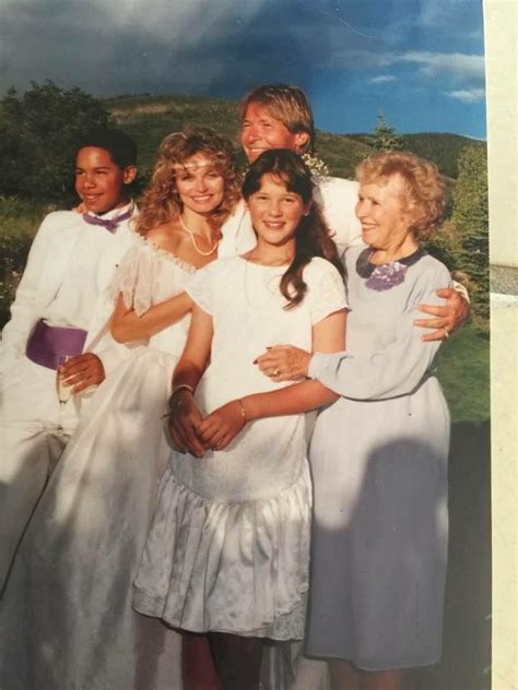 What a beautiful photo of John, Cassie, his mom Erma and kids Zach and Anna Kate | John denver ...