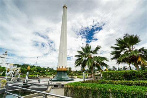 Heroes Monument and Museum in Surabaya, East Java, Indonesia Editorial ...