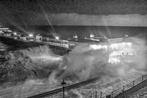 Cromer Pier at High Tide | Storm Surge at High Tide, Cromer,… | Flickr