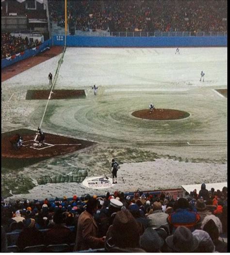 The Toronto Blue Jays first game on April 7, 1977. Major League ...