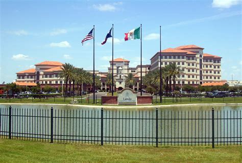 File:Laredo Medical Center.JPG - Wikipedia, the free encyclopedia