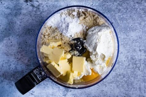 Lectin-Free Bread Recipe: Garlic Cheddar Biscuits - Gundry MD