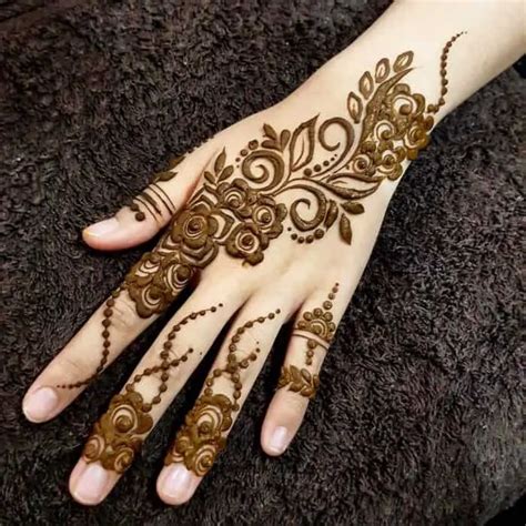 25 Simple Back Hand Mehndi Designs 2021 – SheIdeas