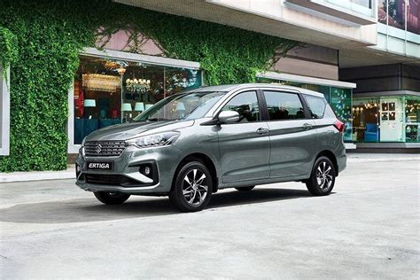 Suzuki Ertiga Interior & Exterior Images, Colors & Video Gallery ...