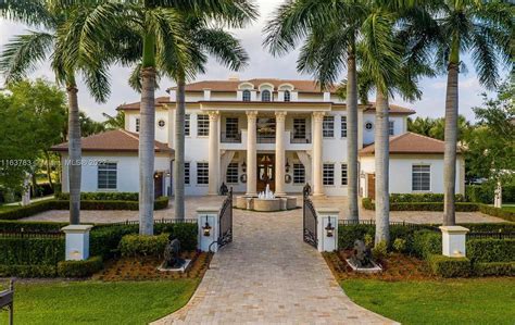 Tyreek Hill's $6.9M New House in Miami, Florida - Famous House