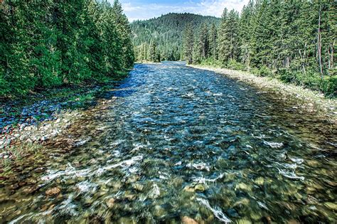 Whitewater Rafting in Montana: The 4 Best Rivers to Row Your Raft on i ...