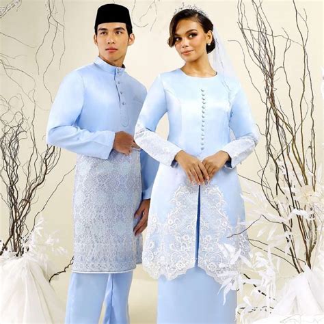 Raya dengan Baju Kurung Moden 2023