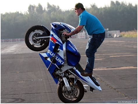 Bike stunts- A passion: The oldest and the coolest bike stunt- "Wheelie".