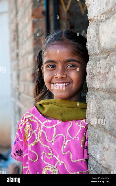 Smiles of india hi-res stock photography and images - Alamy