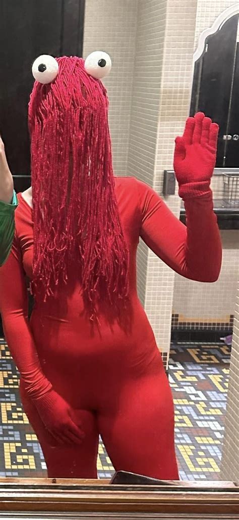 I made my own Red Guy costume this year for Halloween! 👻 🔴 : r/DHMIS