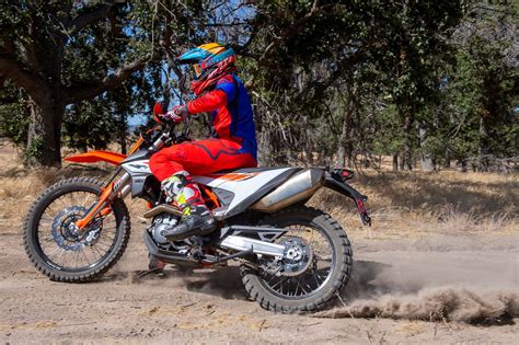 2019 KTM 690 Enduro R On-/Off-Road Review (16 Fast Facts)