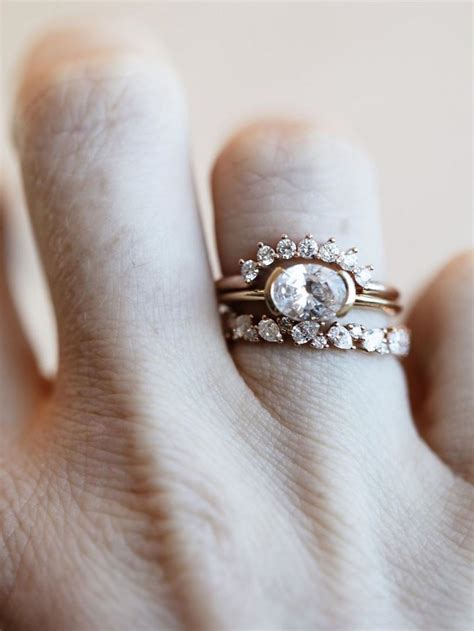 20 Vintage Engagement Rings from considerthewldflwrs | Roses & Rings