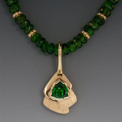 18K Yellow Gold Tsavorite Garnet Pendant