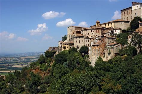 Todi | Umbrian Hilltown, Medieval Architecture, Etruscan Ruins | Britannica