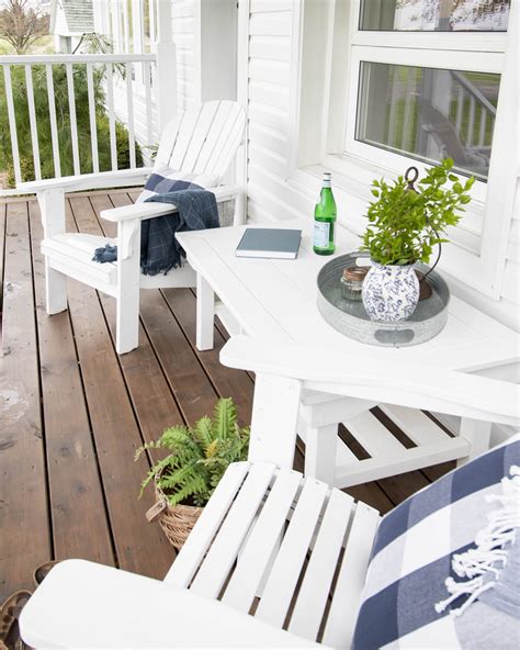 How to Style an Outdoor Coffee Table - The Creek Line House