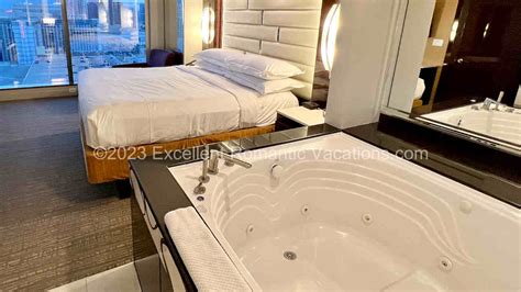 Hotel Hot Tub Suites - Private In-Room Jetted Spa Tub Suites Near You