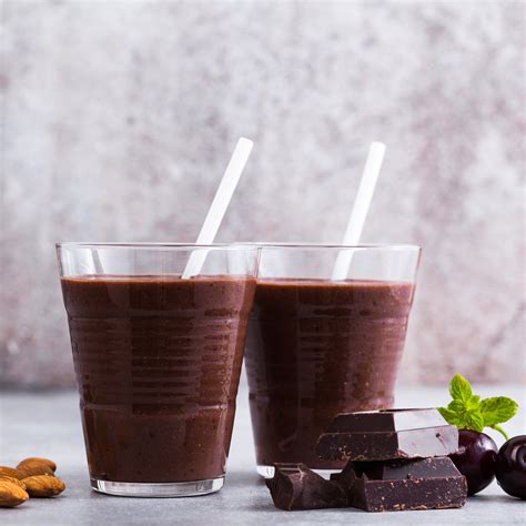 Dark Chocolate-Cherry Smoothie — Tsirona