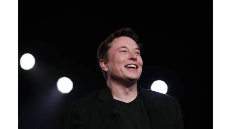 How did Elon Musk become a US citizen?