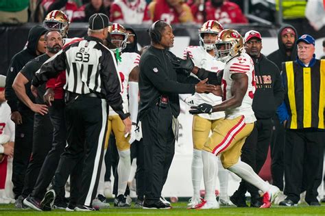 49ers’ Dre Greenlaw ejected for scuffle with Eagles security Dom ...