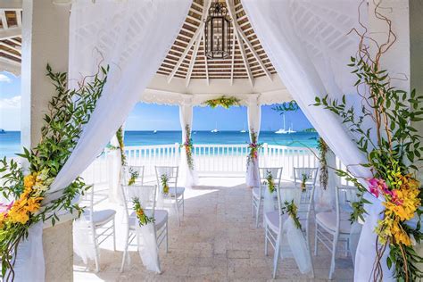 30+ Things To Know As You Plan A Beach Wedding | Beaches