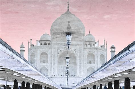 The magnificent Taj Mahal in all its glory © www.pradeepsanyal.com ...