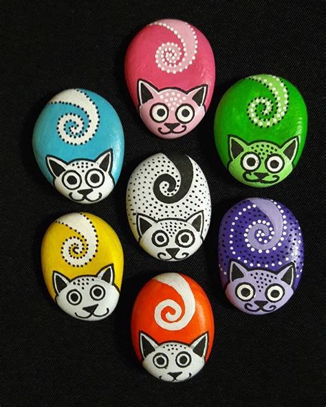 #taşboyama #stone #stonepainting #kitapayracı #bookmarks #cads | Rock painting designs, Painted ...