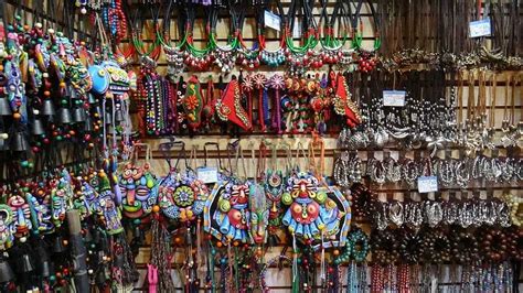 Shopping in Bandra - Linking Road, Hill Road & Other Stores