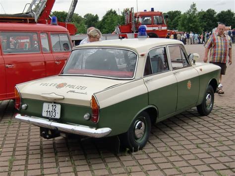 Moskvitch 408 - Volkspolizei (Deutsche Demokratische Republik) Old Police Cars, Old Cars, Police ...