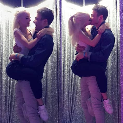 Pin de David Jiatz en Dove cameron | Fotos de parejas romanticas, Estilo de dove cameron, Fotos ...