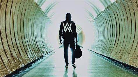 Terjemahan Lagu Alan Walker – Sing Me To Sleep