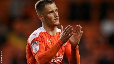 Jerry Yates: Blackpool striker signs new three-year deal - BBC Sport