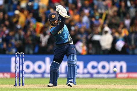 Dhananjaya de Silva plays a drive down the ground | ESPNcricinfo.com