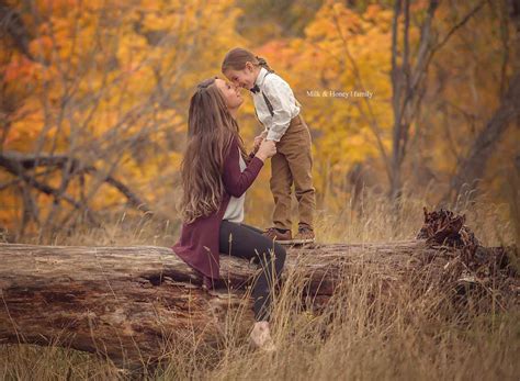 10 Ways to Capture Fun Fall Family Photos - The Milky Way