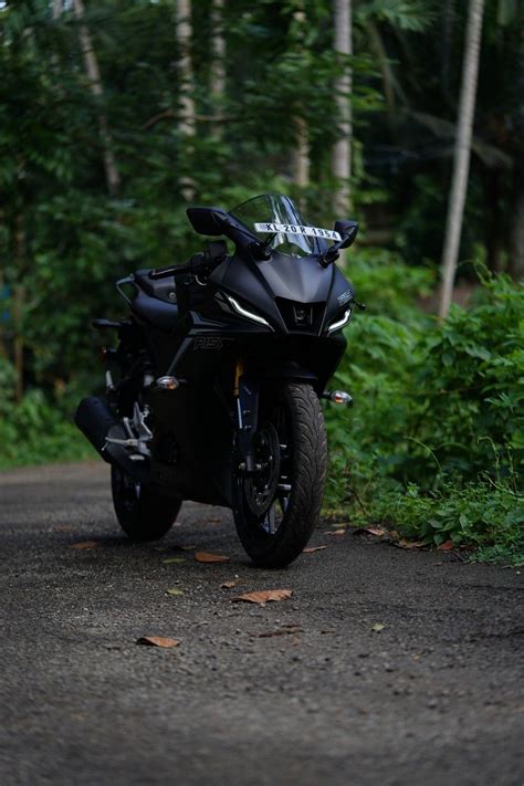 R15 v4 | V3 r15 black, Bike pic, Bike photo