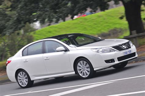 Renault Latitude Review - photos | CarAdvice