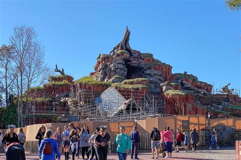 PHOTOS - Splash Mountain refurbishment at the Magic Kingdom