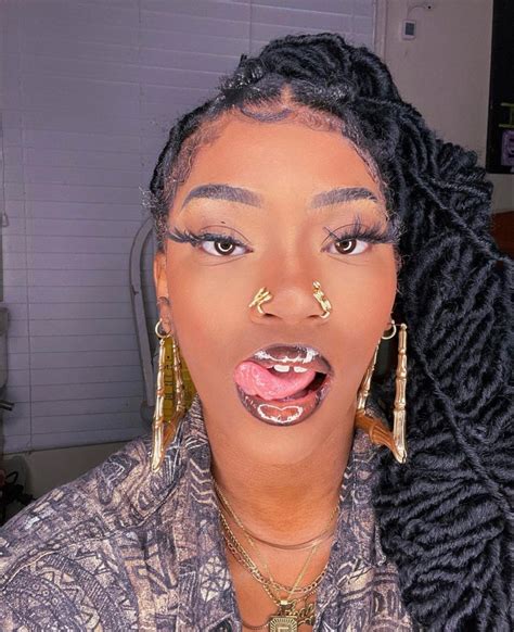 Pinterest | Cute nose piercings, Black girls with tattoos, Cute piercings