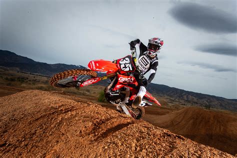 Hunter Lawrence To Join Us On Racer X Instagram Live Video May 28 - Supercross - Racer X