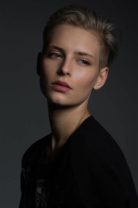 Pin by PHØENIX on The Beautiful People | Androgynous makeup, Androgynous girls, Short hair styles