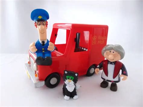 POSTMAN PAT, JESS The Cat & Mrs Goggins With Friction Royal Mail Van £ ...