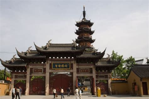 A Brief History of Longhua Temple, Shanghai