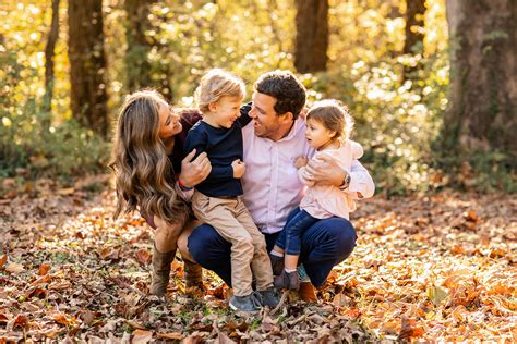 Agee Family Mini Fall Photo Shoot at Byrd Park | Byrd Park by Dogwood Dell Amphitheater | J&D ...