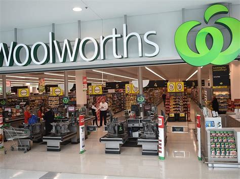 Woolworths stores just closed across Australia due to major technical fail | Nova 100