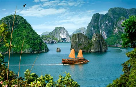 Discover Vietnam: The beauty of Ha Long Bay - Vietnam Visa Services | Landing visa in Vietnam ...