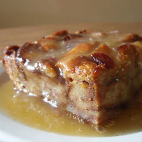 Bread Pudding with Whiskey Sauce Recipe - (4.5/5)