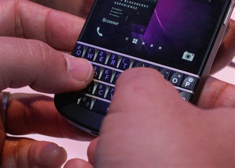 BlackBerry Q10 review: BlackBerry's Q10 merges keyboard with BB10 ...