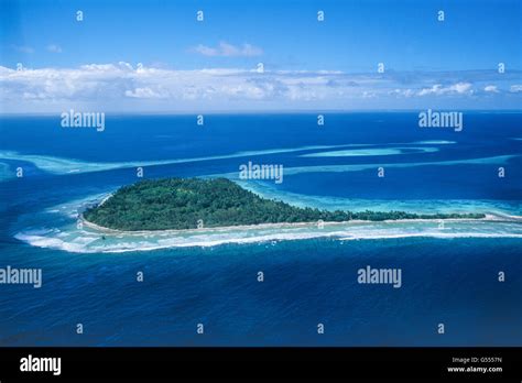 Marshall Islands, Micronesia: a coral islet that is part of Jaluit Atoll, located on Northeast ...