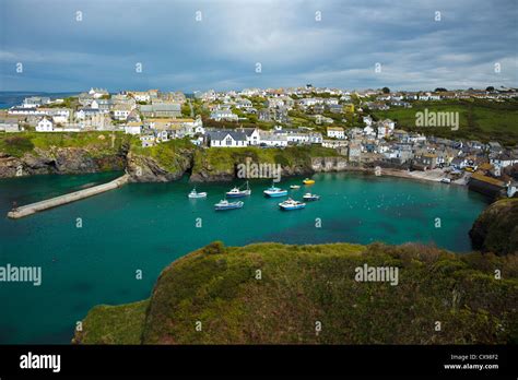 Port Isaac Harbour Cornwall England UK Stock Photo - Alamy